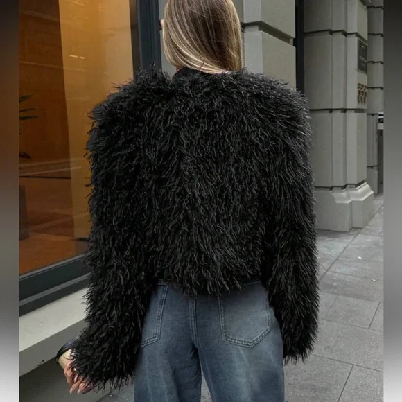 SALE ❤️ Luxury Vintage-Style Faux Fur Jacket – Burgundy Plush Statement Coat - Picture 8 of 9